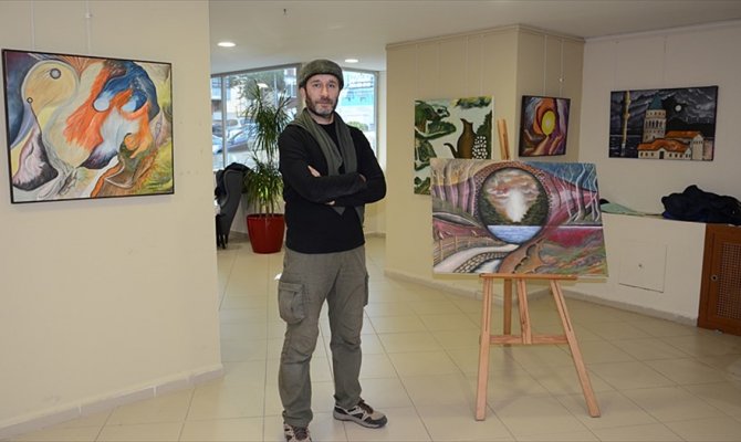 Polis memurundan kişisel resim sergisi