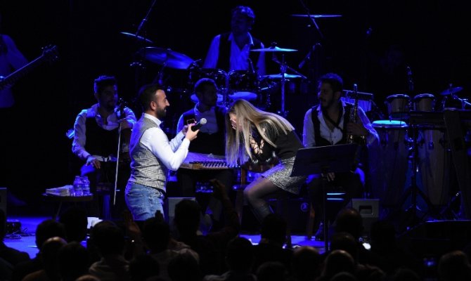 Sahnede sansürü gördük