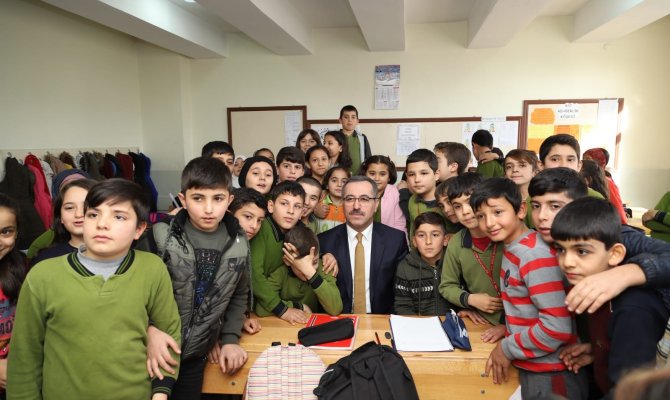 Hayrettin Güngör 34 yıl sonra ilkokulunda