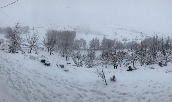 Kahramanmaraş’ta kar yağışı hayatı durma noktasına getirdi