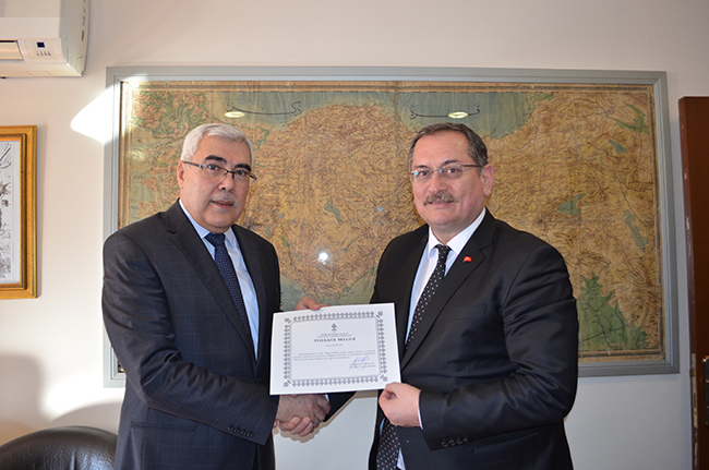 Araştırmacı Yazar Ali Avgın’a Teşekkür Belgesi verildi