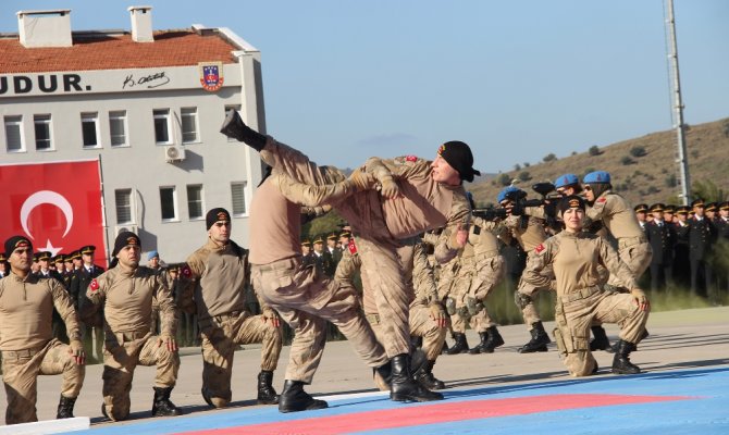 Astsubaylar solukları kesti
