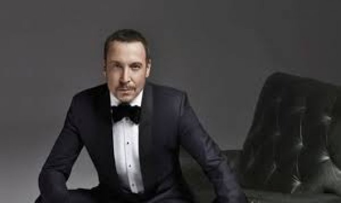 Cenk Eren bin kişilik dinleyicisiyle birlikte şarkılar da söyledi