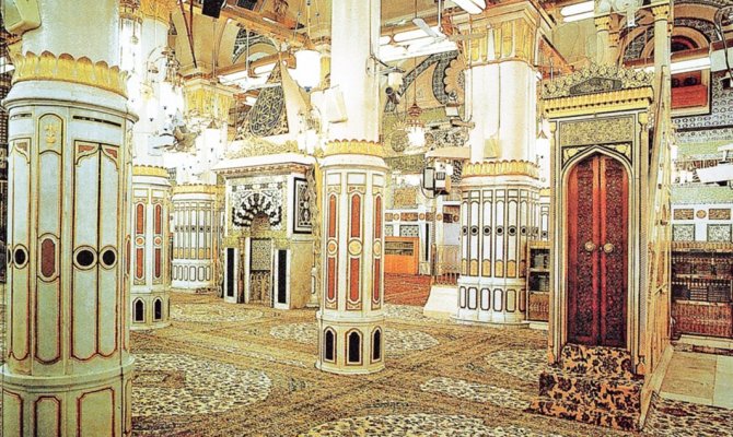 Mescid-İ Nebevi Sütunlarında Sultan III. Selim Han’ın Naat-I Şerifi