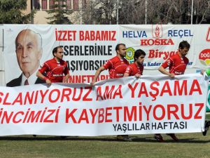 Yaşlılar Gününde Anlamlı Jest