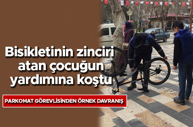 Bisikletinin zinciri atan çocuğun yardımına parkomat görevlisi koştu