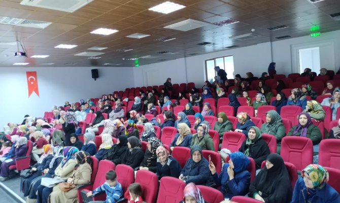 Kur’an Kursu’ndan Çanakkale Şehitlerini Anma Programı