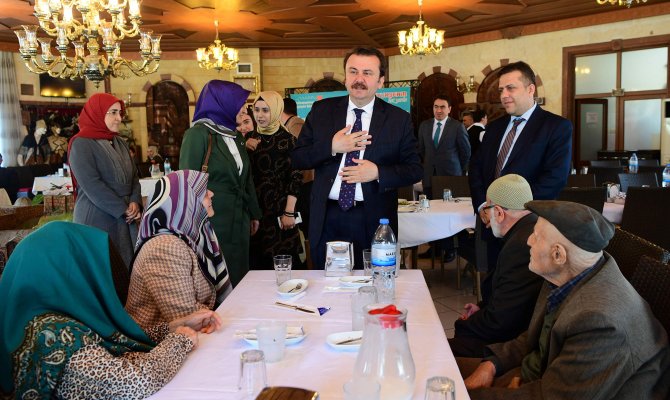 Başkan Erkoç Yaşlılarla Bir Araya Geldi