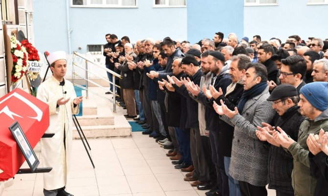 Kalp krizi sonucu hayatını kaybeden polis memuru toprağa verildi