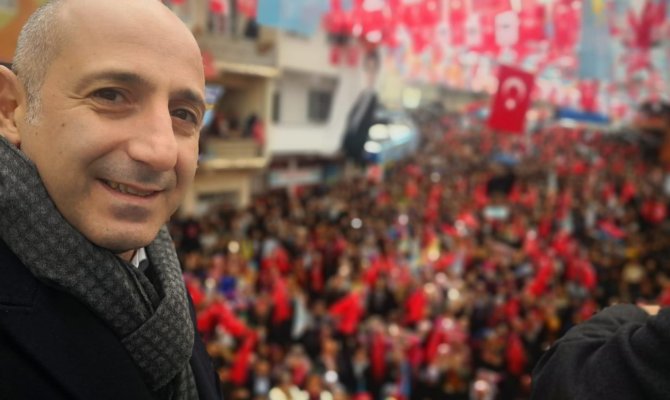 Ya Halkla İç İçe Bir Başkan Ya Da…