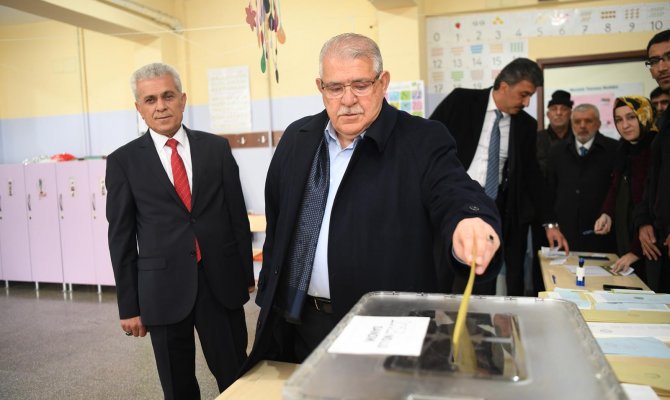 Onikişubat ilçesinde belediye başkanı Mahçiçek oldu