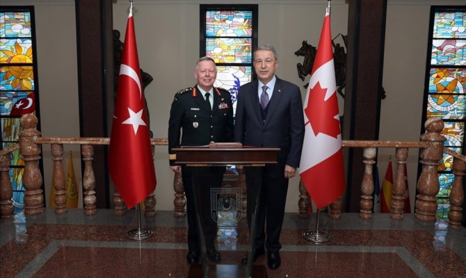 Kanada Genelkurmay Başkanıyla bir araya geldi