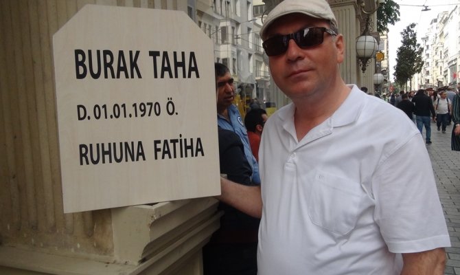 Kendi mezar taşını yaptırıp Taksim’de dolaştı