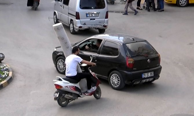 Motosikleti yük taşımak için kullanıyorlar