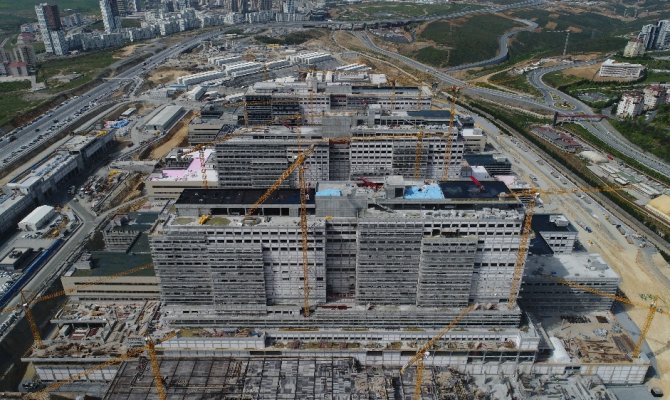 İstanbul’un ilk şehir hastanesinin yüzde 53’ü tamamlandı