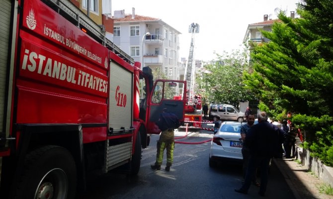 Maltepe’de 5 katlı binada yangın paniği