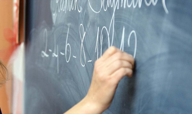 Öğretmenler ara tatillerde de ek ders ücreti alacak