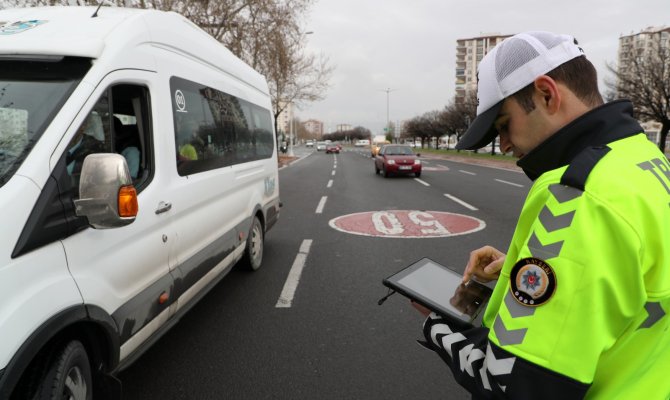 Kahramanmaraş'ta jandarma uygulamasında 11 şüpheli yakalandı