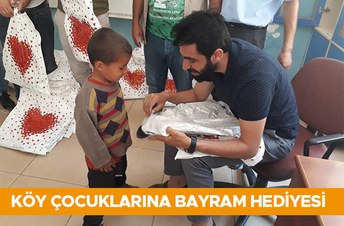Köy çocuklarına bayram hediyesi