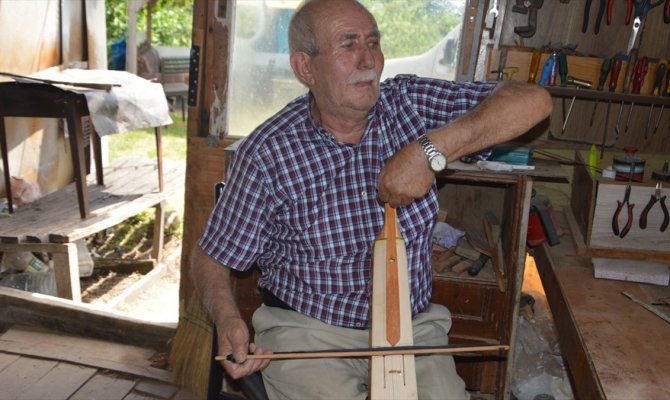 'Şeker usta' kemençe yaparak ağaçlara hayat veriyor