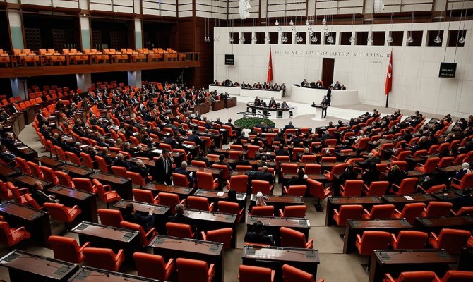 Meclis yeni askerlik sistemi için mesai yapacak