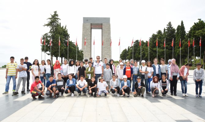 Öğrencilere Boğazda Istanbul'u Anlattı, Çanakkale Ruhunu Yerinde Yaşattı
