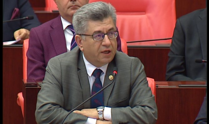 Sözleşmeli memur uygulamasından vazgeçilmeli