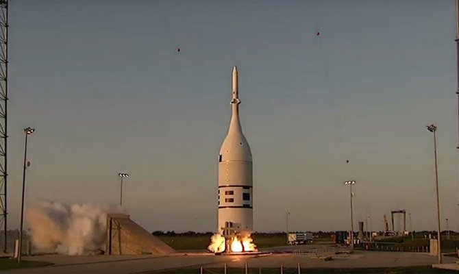 NASA Orion uzay aracının tahliye testini gerçekleştirdi