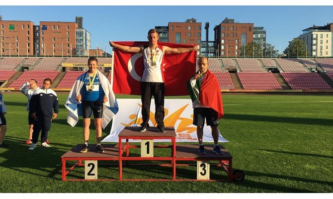 Özel sporcu Ali Topaloğlu'ndan dünya rekoru