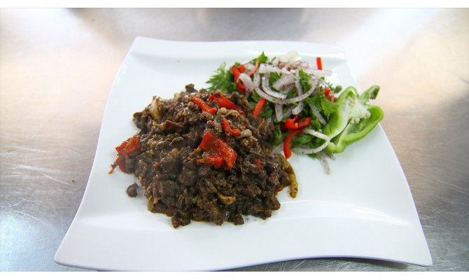 Kronik hastalığı olanlar bayramda kontrollü beslenmeli