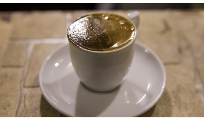 Yatmadan önce kahve ya da çay içmek uykuyu etkilemiyor