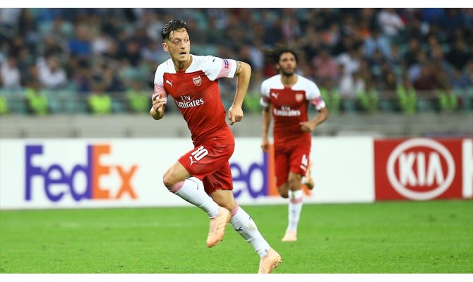 Mesut Özil 'güvenlik' gerekçesiyle kadro dışı