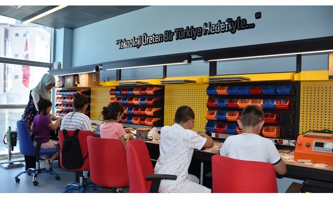 Hakkari'de geleceğin mucitleri yetişiyor