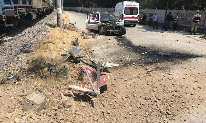 Kahramanmaraş’ta yük treni otomobile çarptı: Çok sayıda yaralı var