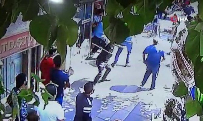 Bıçaklanma anı güvenlik kamerasında