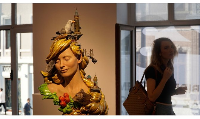 İstanbul'un sembollerini tek heykelde topladı