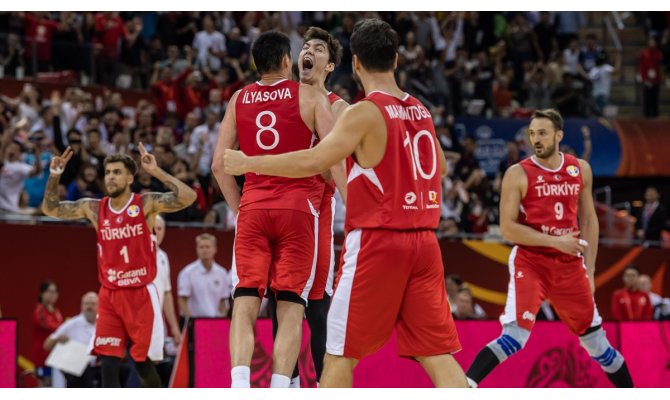 Türkiye, FIBA sıralamasında 2 basamak yükseldi