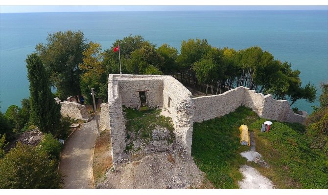 Ceneviz Kalesi yeni yüzüne kavuşuyor