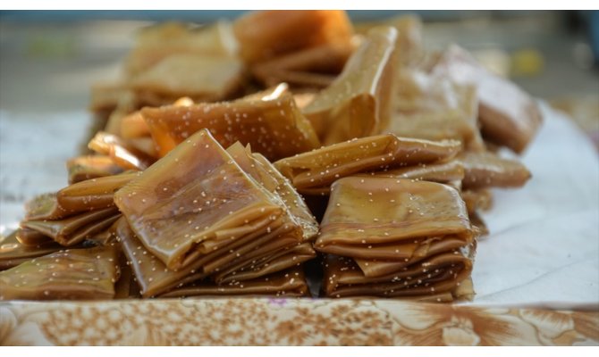 Hekimhan'ın asırlık lezzeti dut pestili