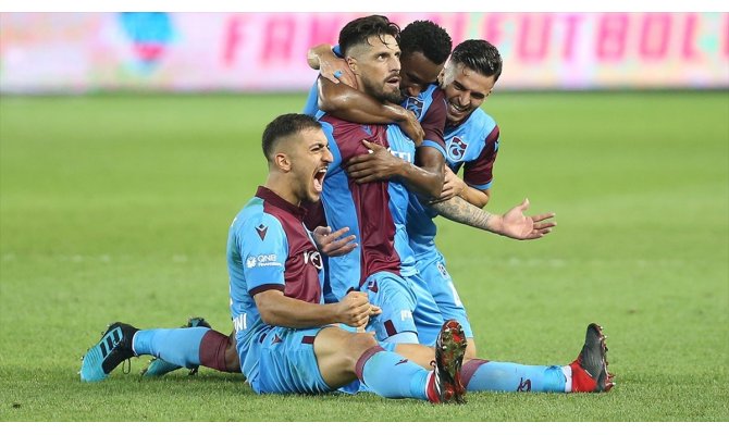 Trabzonspor Beşiktaş'ı farklı mağlup etti