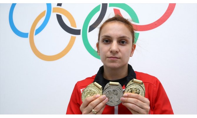 Milli halterci Şaziye Erdoğan: Beni en çok zorlayan şey oğlumdan ayrı olmak