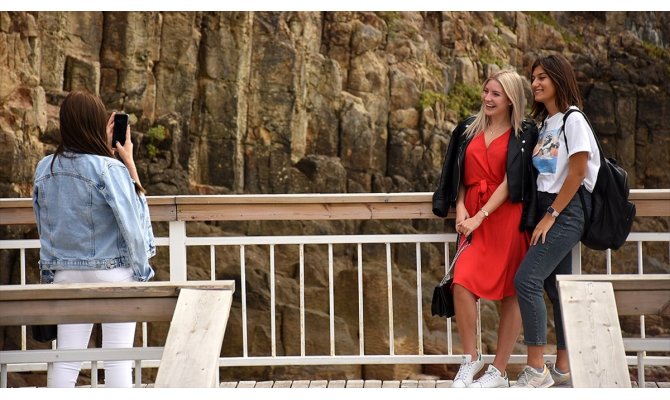 80 milyon yıllık lav sütunlarına turist ilgisi