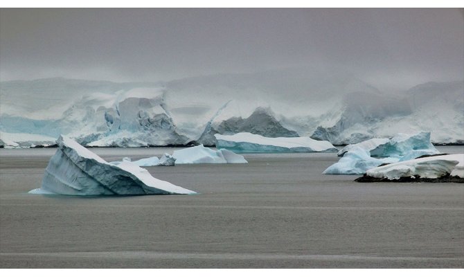 'Antarktika'daki buz kopmasının iklim değişikliyle ilgisi yok'