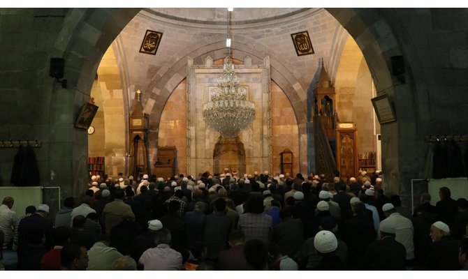 Mehmetçik için 'zafer' duası