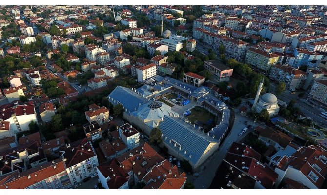 Tarihi kervansarayda 'tiyatro sahnesi' kuruldu