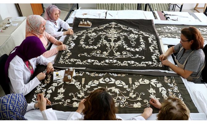 Osman Gazi Türbesi'nin sanduka örtüsü yeniden hayat buluyor