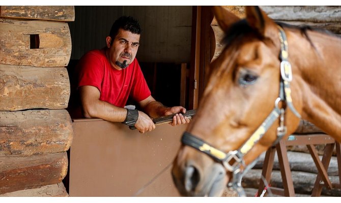 Milyonluk atların nalları Mustafa ustaya emanet