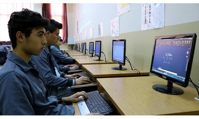 Geleceğin mühendislerinden 'elektrik ve su tasarruflu' sistem