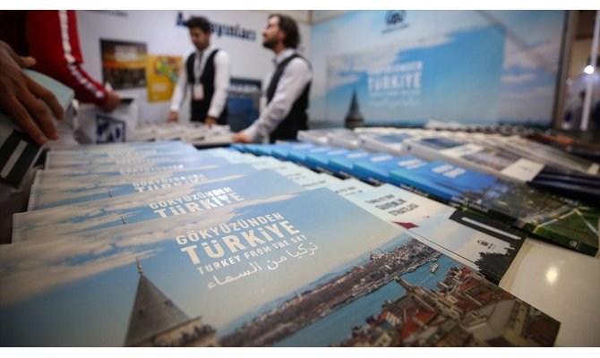 'Gökyüzünden Türkiye' 3 dilde İstanbul Kitap Fuarı'nda