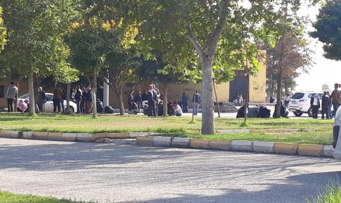 Suriyeliler ülkelerine dönmek için sınırda